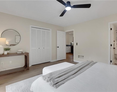 6524 Medlock Road - Photo Thumbnail 18