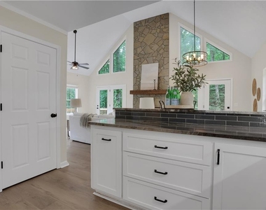 6524 Medlock Road - Photo Thumbnail 14