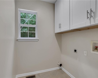 6524 Medlock Road - Photo Thumbnail 34