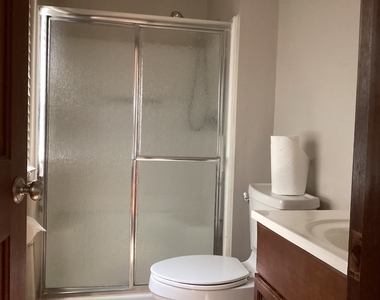 928 N Rohlwing Road - Photo Thumbnail 9