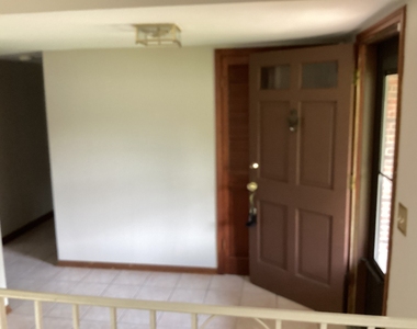 928 N Rohlwing Road - Photo Thumbnail 1