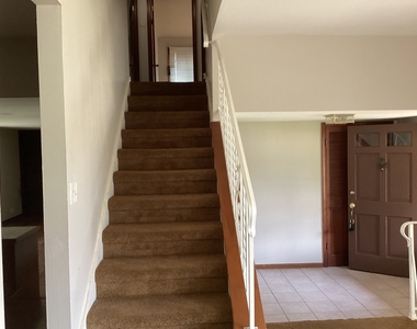 928 N Rohlwing Road - Photo Thumbnail 3