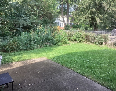 928 N Rohlwing Road - Photo Thumbnail 11