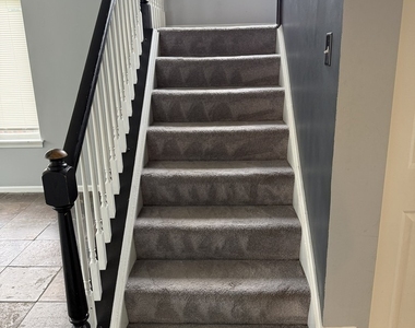 384 Reston Circle - Photo Thumbnail 9