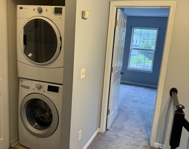 384 Reston Circle - Photo Thumbnail 15