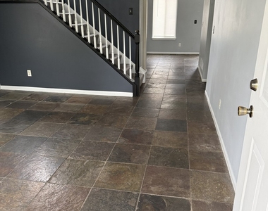 384 Reston Circle - Photo Thumbnail 2