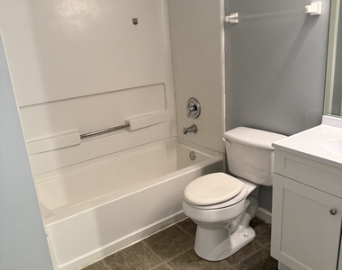 384 Reston Circle - Photo Thumbnail 20