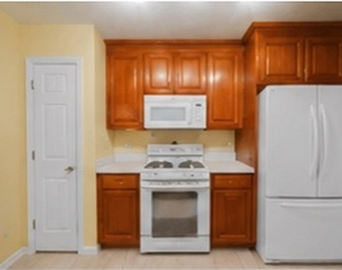 1750 Arborwood Drive - Photo Thumbnail 5