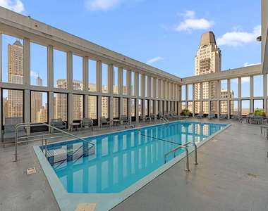 100 E Walton Street - Photo Thumbnail 7