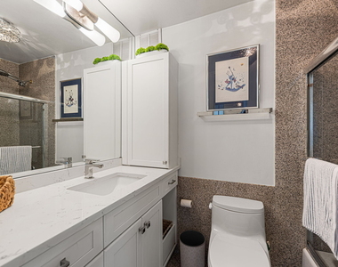 100 E Walton Street - Photo Thumbnail 6