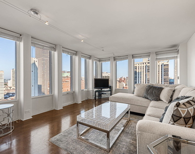 100 E Walton Street - Photo Thumbnail 1