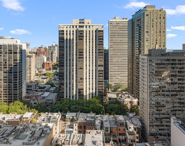 100 E Walton Street - Photo Thumbnail 9