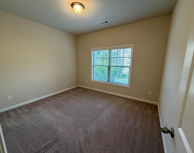 2568 Village Park Bend - Photo Thumbnail 7