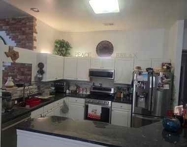 2062 Peach Tree Lane - Photo Thumbnail 9