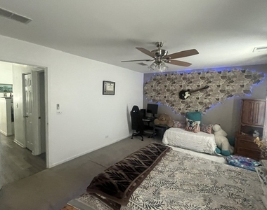 2062 Peach Tree Lane - Photo Thumbnail 16