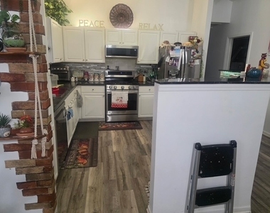 2062 Peach Tree Lane - Photo Thumbnail 10