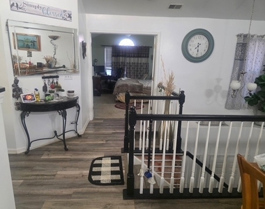 2062 Peach Tree Lane - Photo Thumbnail 3