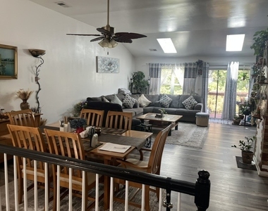 2062 Peach Tree Lane - Photo Thumbnail 4