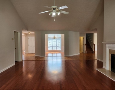456 Canterbury Place Drive - Photo Thumbnail 4