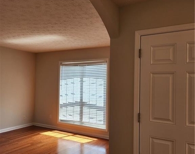 456 Canterbury Place Drive - Photo Thumbnail 3