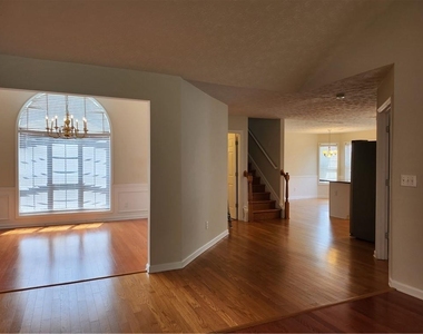 456 Canterbury Place Drive - Photo Thumbnail 8