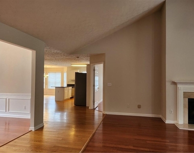 456 Canterbury Place Drive - Photo Thumbnail 9
