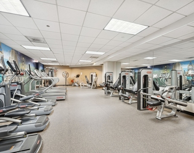 480 N Mcclurg Court - Photo Thumbnail 16
