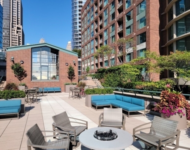 480 N Mcclurg Court - Photo Thumbnail 18