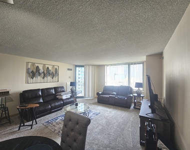 480 N Mcclurg Court - Photo Thumbnail 2
