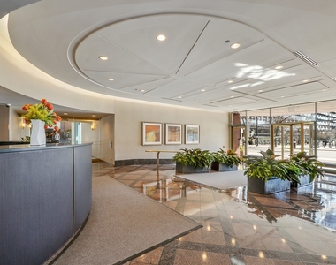 480 N Mcclurg Court - Photo Thumbnail 1
