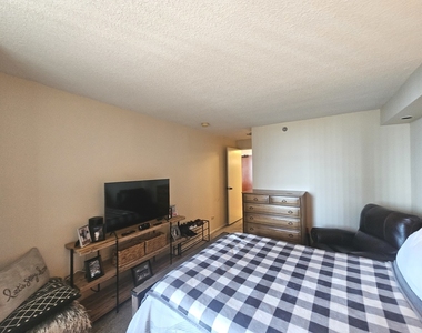 480 N Mcclurg Court - Photo Thumbnail 12