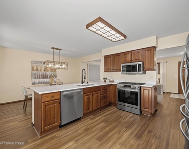 800 Marston Avenue Ne - Photo Thumbnail 11