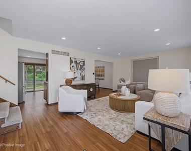 800 Marston Avenue Ne - Photo Thumbnail 2
