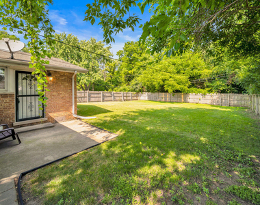 14433 Springfield Avenue - Photo Thumbnail 12