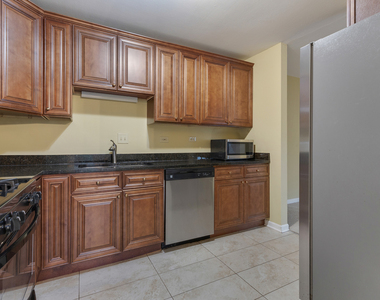 3100 Bayside Drive - Photo Thumbnail 9