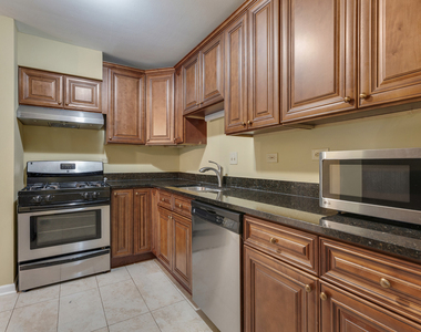 3100 Bayside Drive - Photo Thumbnail 10