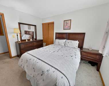 714 Walnut Lane - Photo Thumbnail 13