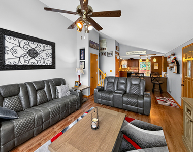 714 Walnut Lane - Photo Thumbnail 2