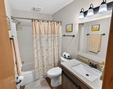 714 Walnut Lane - Photo Thumbnail 7