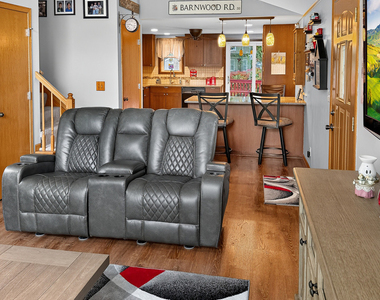 714 Walnut Lane - Photo Thumbnail 3