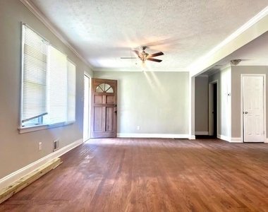 1315 Snapfinger Road - Photo Thumbnail 2