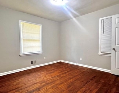 1315 Snapfinger Road - Photo Thumbnail 7