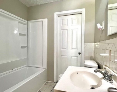 1315 Snapfinger Road - Photo Thumbnail 5