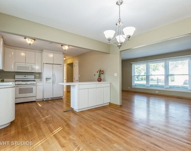 920 Chaucer Way - Photo Thumbnail 4