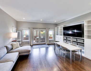 329 W Goethe Street - Photo Thumbnail 12