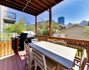 329 W Goethe Street - Photo Thumbnail 42