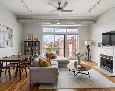 950 W Monroe Street - Photo Thumbnail 1