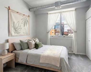950 W Monroe Street - Photo Thumbnail 5