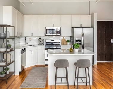 950 W Monroe Street - Photo Thumbnail 2