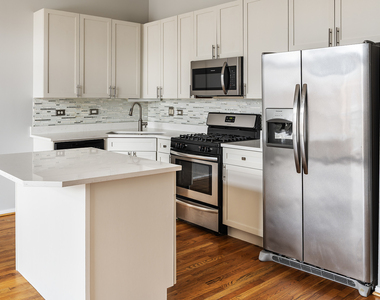 950 W Monroe Street - Photo Thumbnail 3